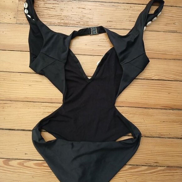 ZARA “Trikini” Black One Piece Front V Neck Lined with Cowrie Shells As New Sz S - Picture 3 of 5